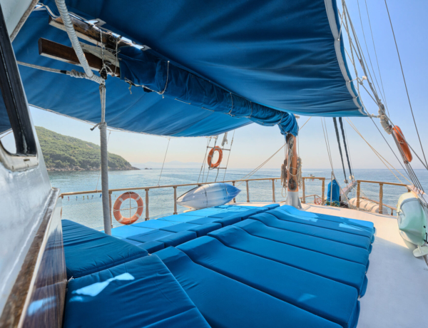 De Atenas a Corfú y las Islas Jónicas en barco-bici
