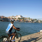Día 1:  Bayona, típicas casas junto al mar, estrechas callejuelas empedradas y preciosa bahía